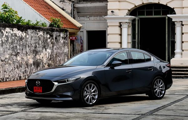 Đánh giá xe Mazda 3 Sedan 2.0 chi tiết kèm bảng giá lăn bánh