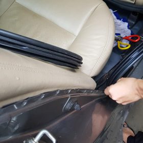 Thay gioăng cửa xe ô tô giá bao nhiêu?