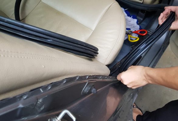 Thay gioăng cửa xe ô tô giá bao nhiêu?