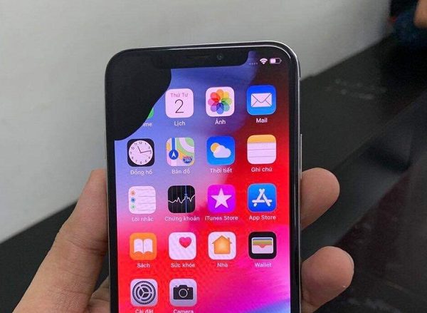 Màn hình iPhone Xs Max bị chảy mực do đâu, khắc phục thế nào