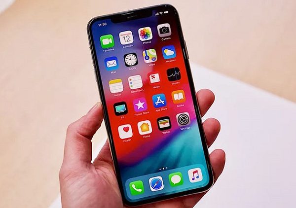 Màn hình iPhone Xs Max bị chảy mực do đâu, khắc phục thế nào