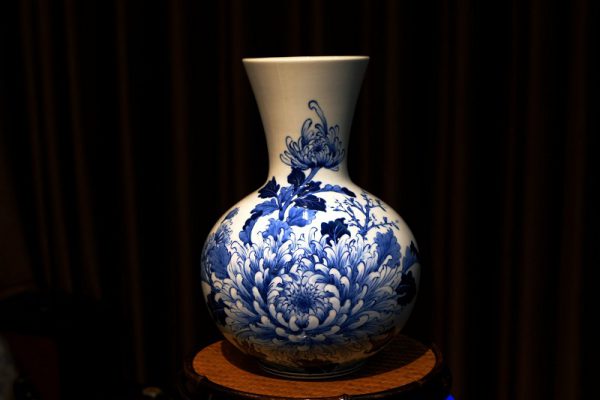 Gốm sứ Cương Duyên có bán những gì? Chất lượng ra sao?