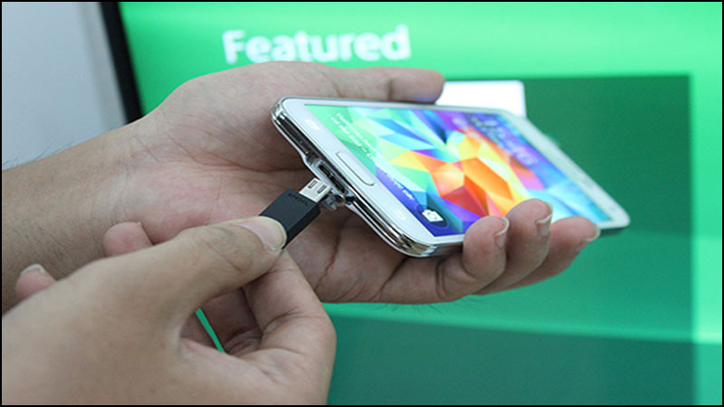 Hướng dẫn cách kết nối điện thoại Android, iPhone với Tivi