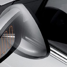 Tại sao nên lắp camera lùi và gập gương điện cho ô tô?