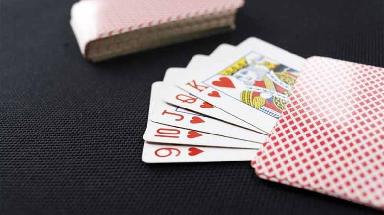 Thuật ngữ bài phỏm từ A-Z: Bí quyết hiểu luật chơi nhanh cho tân thủ 