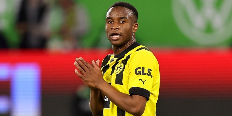Youssoufa Moukoko - Sát Thủ Phá Vỡ Mọi Giới Hạn Tại Đức 